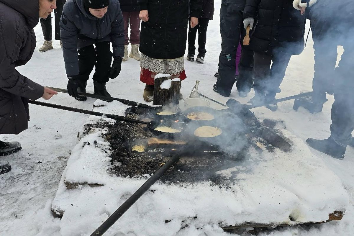 ПОДВОРЬЕ НА ПОЧИНКЕ: ЗИМНЯЯ СКАЗКА У РУССКОЙ ПЕЧКИ