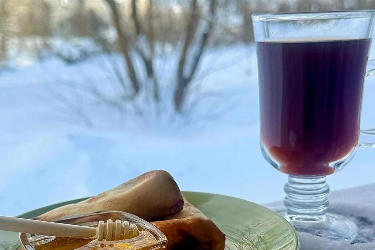 НОВОГОДНЕЕ ЗАСТОЛЬЕ НА УГЛИЧСКОЙ ЗЕМЛЕ (18+)